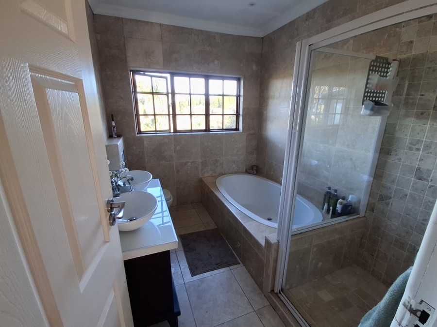 5 Bedroom Property for Sale in Nahoon Eastern Cape